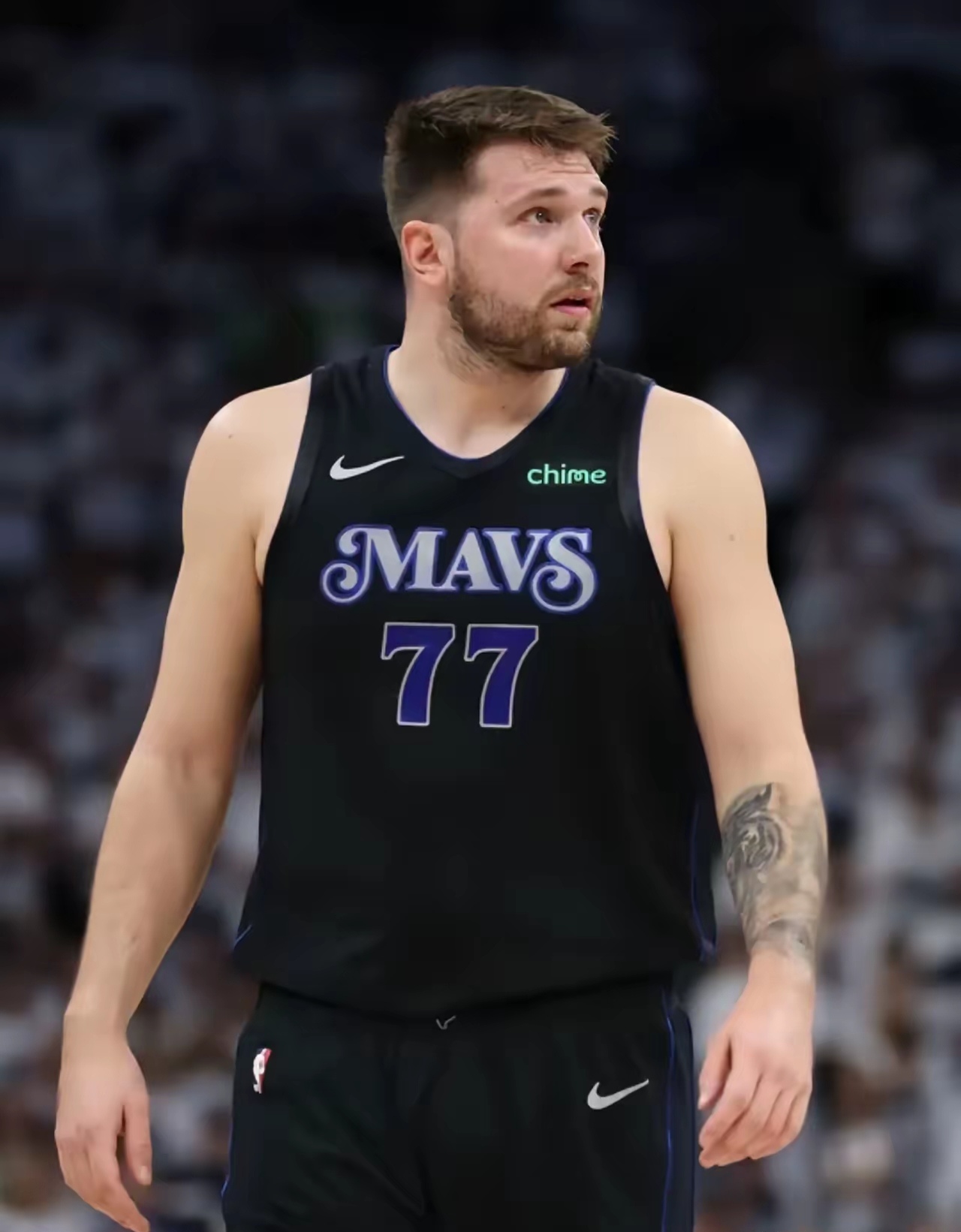 爱游戏-东契奇关键节点战术调整，老鹰带队取胜！